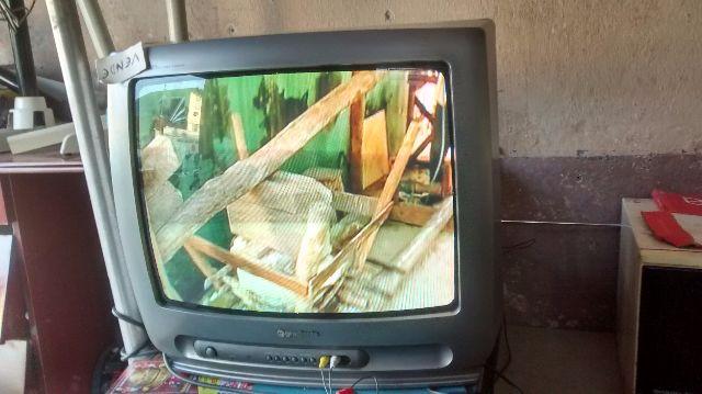 Tv 20 polegadas colorida ótima