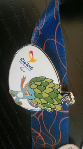 Cordão com pins olimpíadas