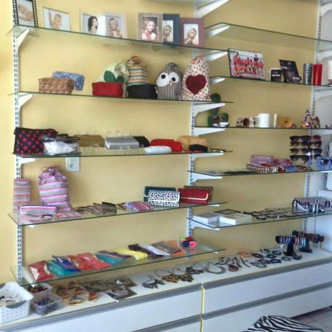 Cremalheira e prateleira de vidro