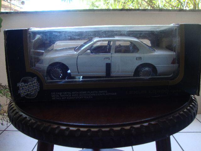 Lexus Ls  Road Tough 1:18