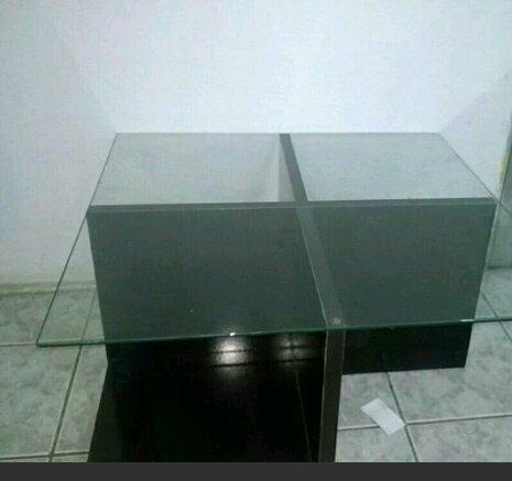 Linda mesa de centro de vidro