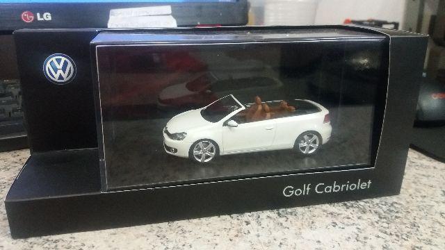 Miniatura golf VI cabriolet 1/43 schuco