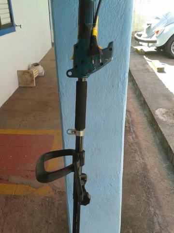 Máquina de cortar grama semi nova pouco uso