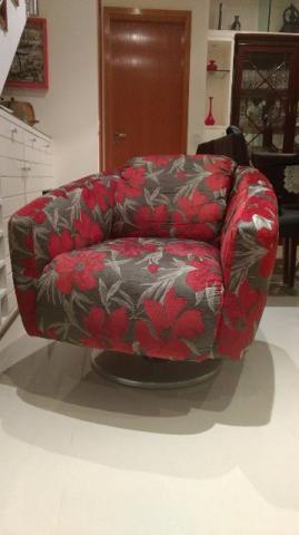 Cadeira Decorativa Giratória Semi Nova