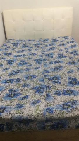 Cama e cabeceira tópissima