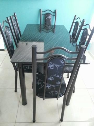 Conjunto de Mesa com 6 cadeiras
