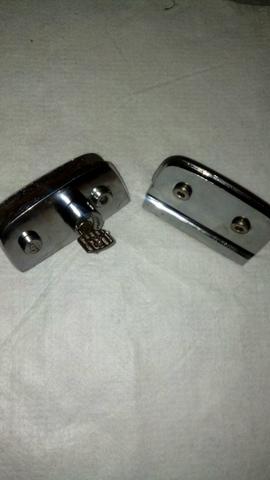 Fechadura para porta de vidro