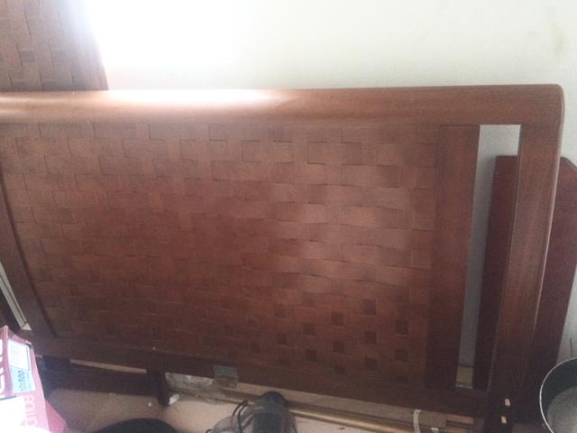 Cama de casal novíssima de madeira