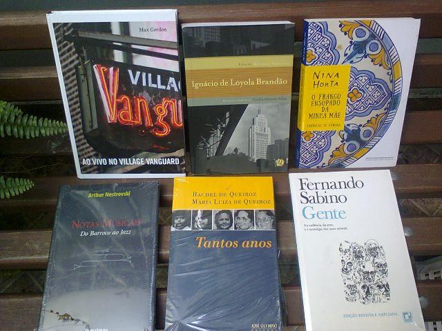 Livros R 50 cada (Salinger, Gaiman, etc)