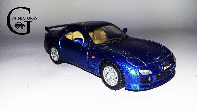 Miniatura Mazda - Kinsmart 1/38