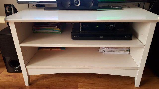 Rack branco de madeira