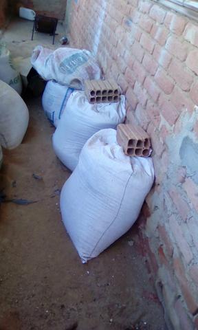 Vende e troka Sacos de areia por smart tv leia anuncio