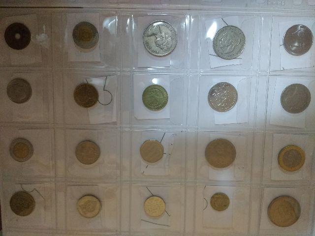 Coleção de 70 moedas estrangeiras