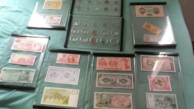 Coleção moedas e notas do mundo