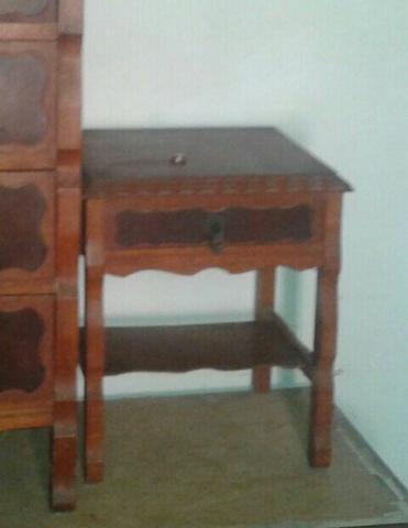 Criado Mudo, Classico.confira