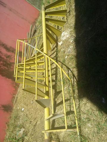 Escada galvanizada com 3,5 de comprimento