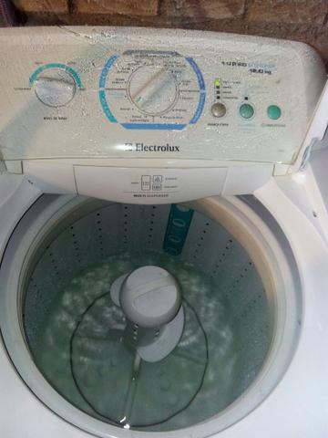 Maquina de lavar Electrolux 12kg Turbo Economia