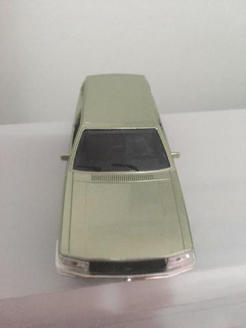 Miniatura Carros clássicos Ford Belina II