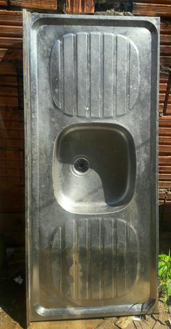 Pia concretada de inox usada