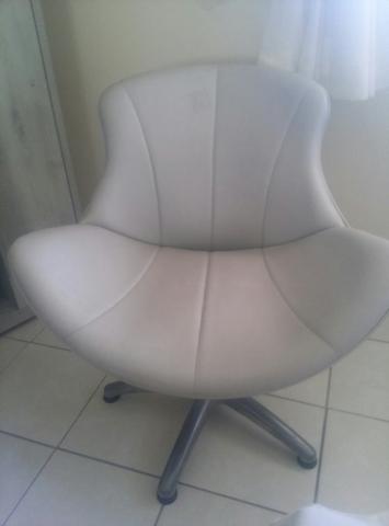Poltrona Giratória