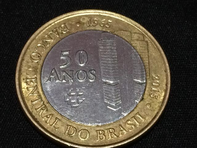 Rara moeda de 1 real 50 anos do Banco central