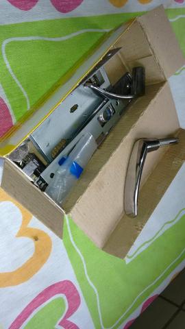 Vendo 5 fechadura aliança na caixa original novas