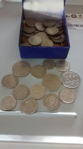 57 moedas níquel americanos, e mas de 300 brasileiros