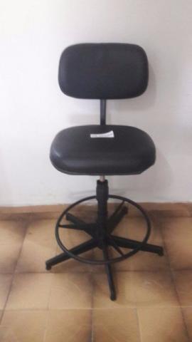 Cadeira Caixa Giroflex