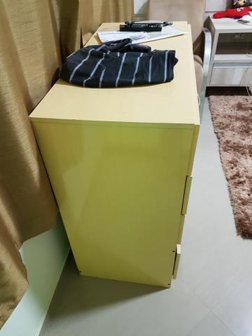 Cômoda semi nova