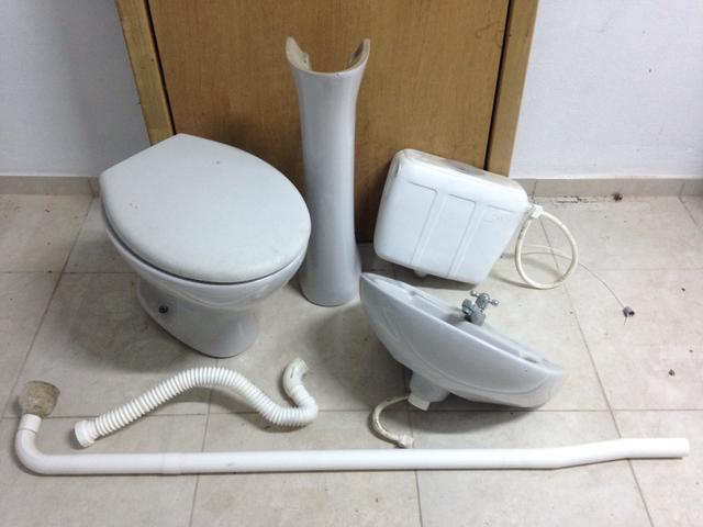 Conjunto de banheiro completo