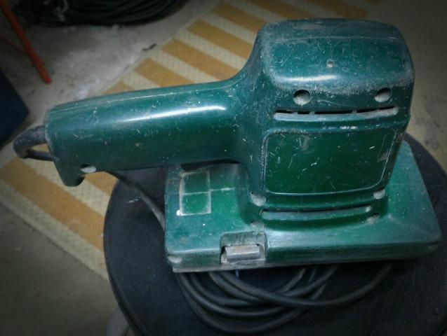 Lixadeira treme treme 220V