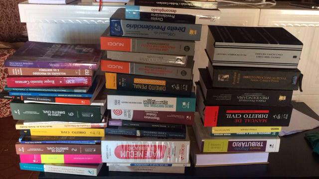 Lote de Livros para Direito