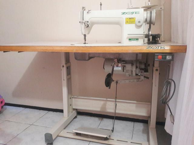 Maquina de costura industrial reta