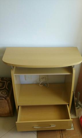 Rack para TV com gaveta