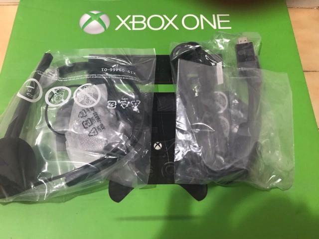 Xbox One c acessórios completo