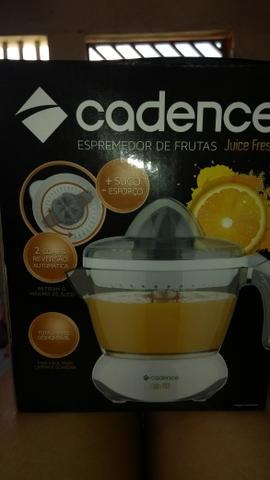 Espremedor de laranja Cadence