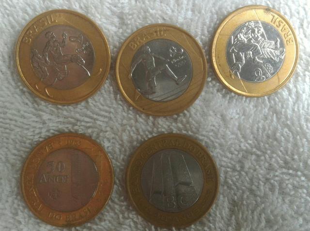 Lote de 8 moedas nacionais comemorativas