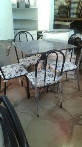 Mesa 4 Cadeiras Semi Nova