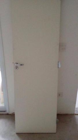 Portas novas com fechadura
