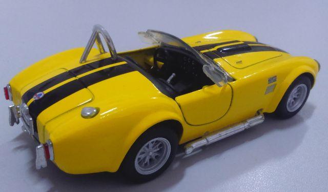 Shelby Cobra Amarela - 12,5 Cm - Miniatura Coleção
