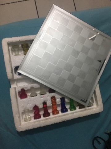 Xadrez de vidro colorido