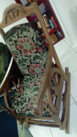 Cadeira de balanço de Gramado rustica