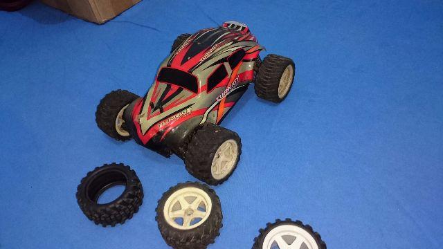 Carro RC 1/16 Beatle Turnigy BS110