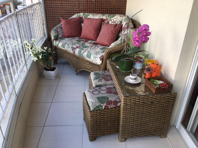 Conjunto para Varanda (sofa 2 lugares + 1 mesinha + 2 puffs)