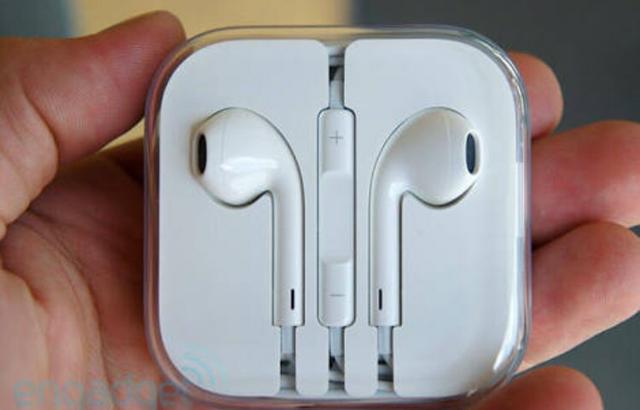 Fone de ouvido Apple EarPods sem uso