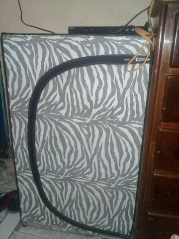 Vendo uma sapateira bem conservada