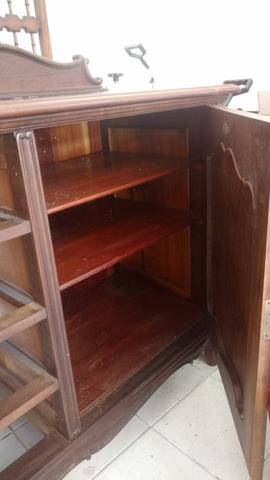 Aparador pata de leão