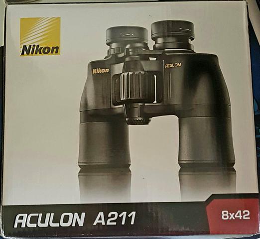 Binóculo profissional Nikon Aculun A211