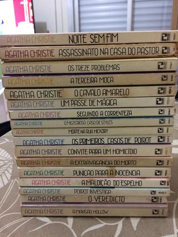 Lote 17 livros Agatha Christie