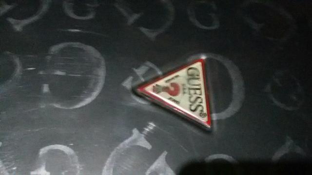 Mala marca guess $250